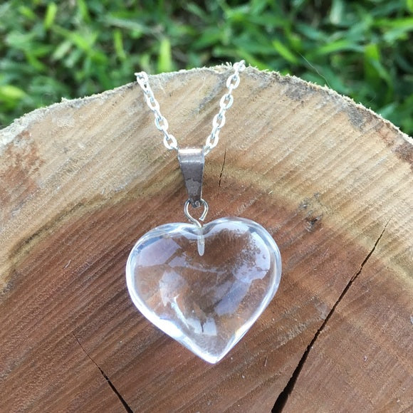 Quartz Crystal Heart Shape Pendant for Reiki Healing and Crystal Healing,Traditional Astrological Pendant for Reiki and Chakra Healing