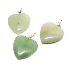 Jade Green Heart Shape Crystal Stone Pendant with Chain for Reiki Healing and Crystal Healing Stone Pendant