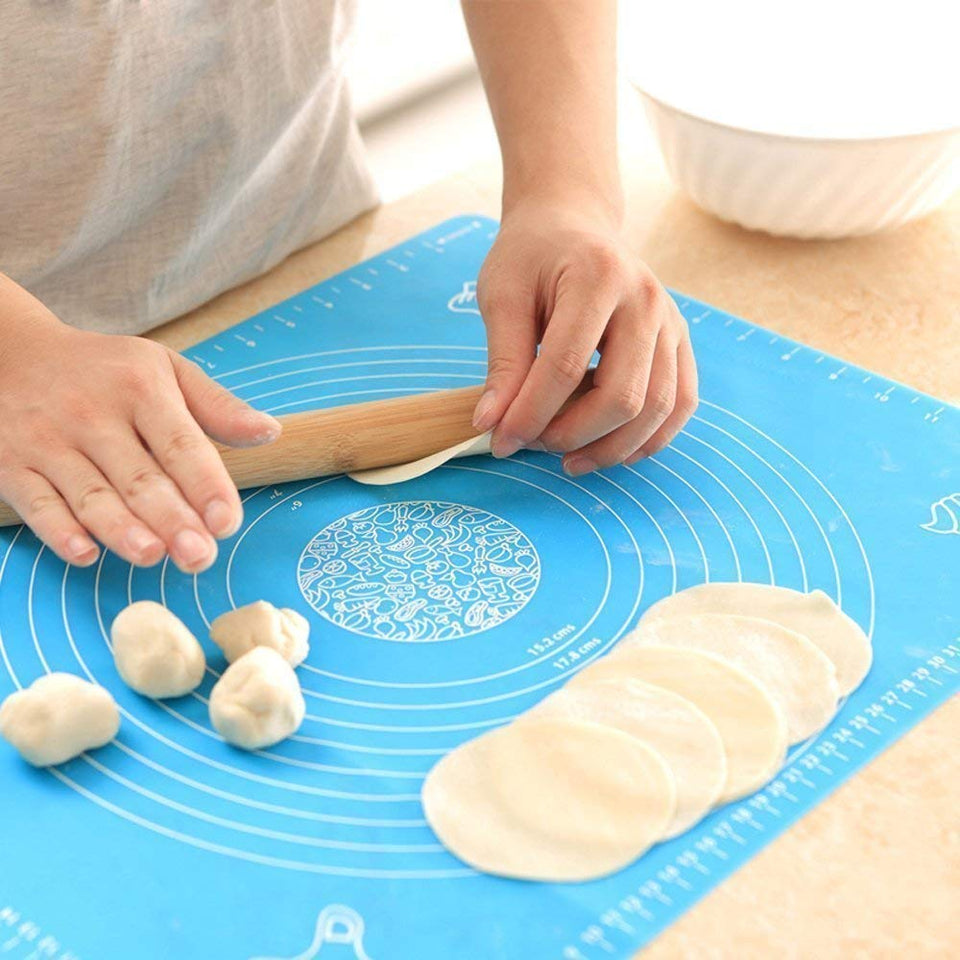 Silicone Baking Mat Silicone Chapati Atta Kneading Mat Non-Stick Fondant Rolling Mat Stretchable for Kitchen Roti Chapati Cake small – 40 X 30